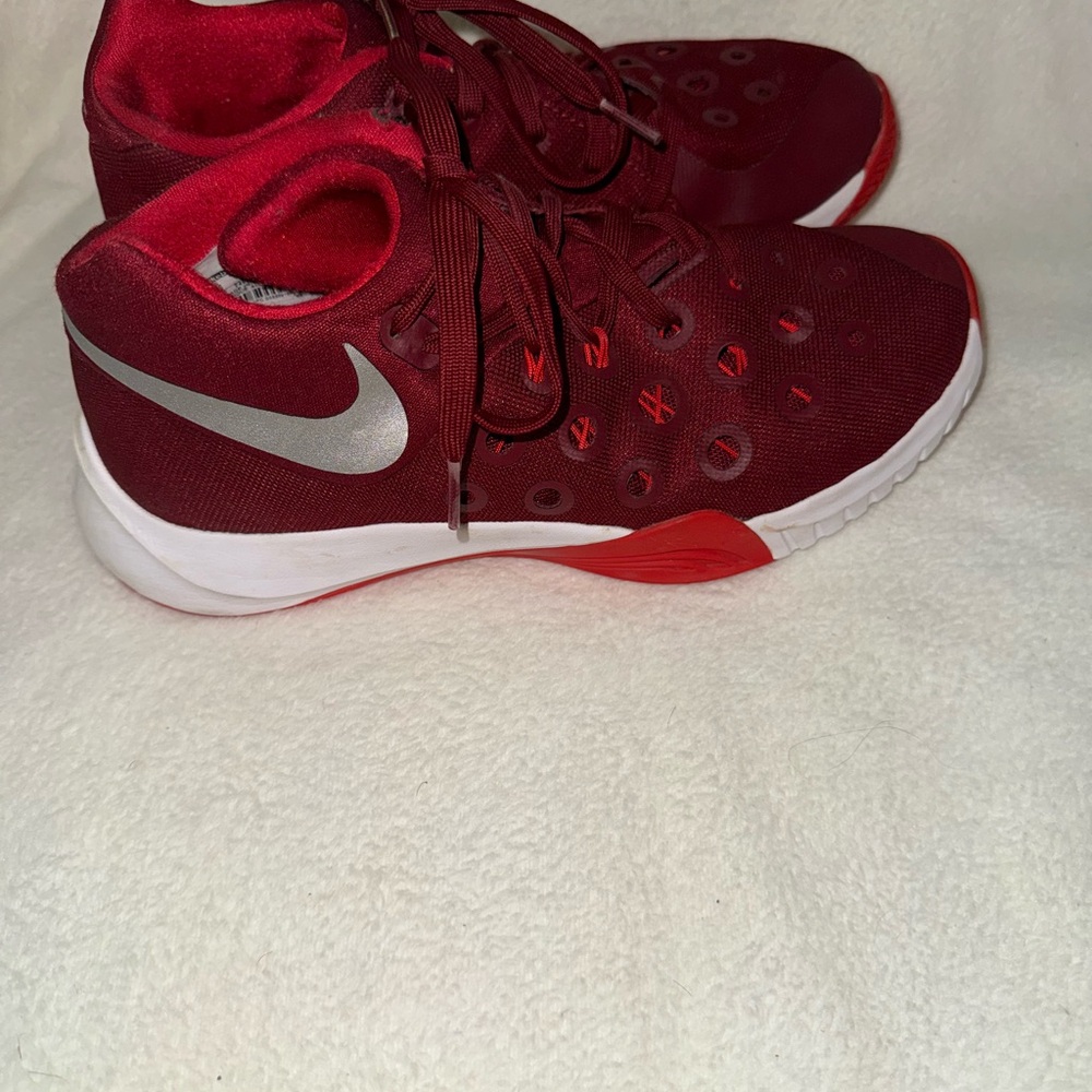 Nike Hyperdunk Red Basketball Shoes Size [6.5] – Good Condition